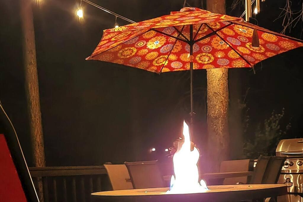 Kathys Cabin, King Bed, Hot Tub, Near-Nau & Downtown Attractions, Perfect Year-Round Mountain Getaway Флагстафф Экстерьер фото