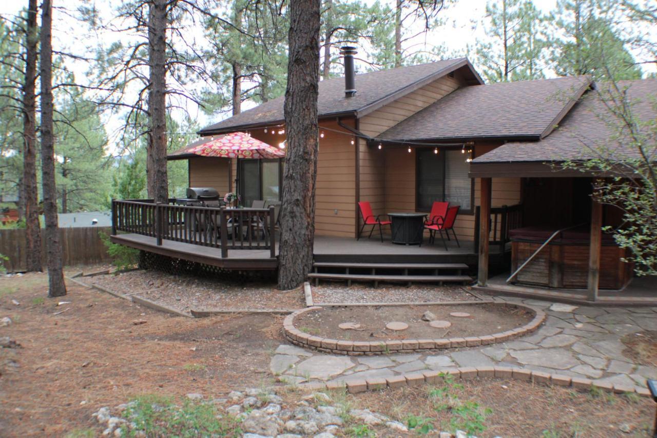 Kathys Cabin, King Bed, Hot Tub, Near-Nau & Downtown Attractions, Perfect Year-Round Mountain Getaway Флагстафф Экстерьер фото